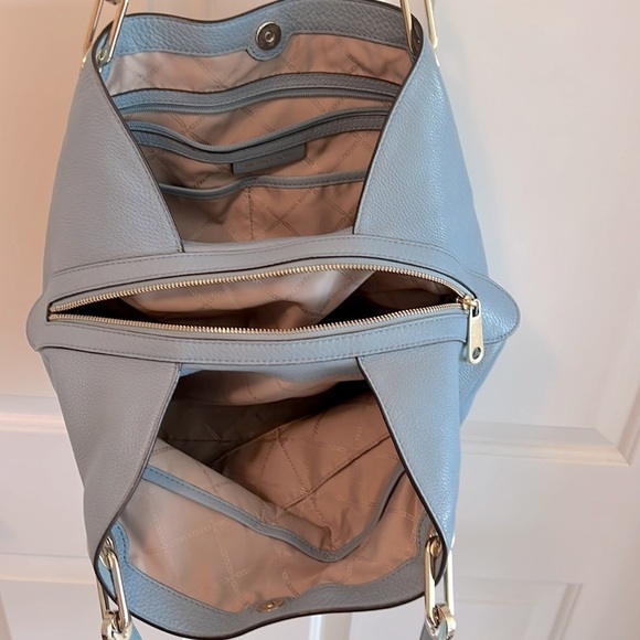 Micheal Kors Raven Large Pebbled Leather Shoulder Bag - Picture 7 of 16